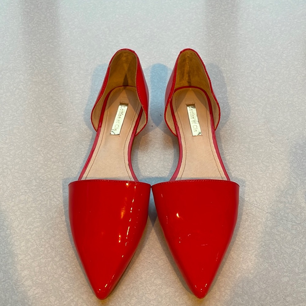 Patent leather red shiny pointy flats
